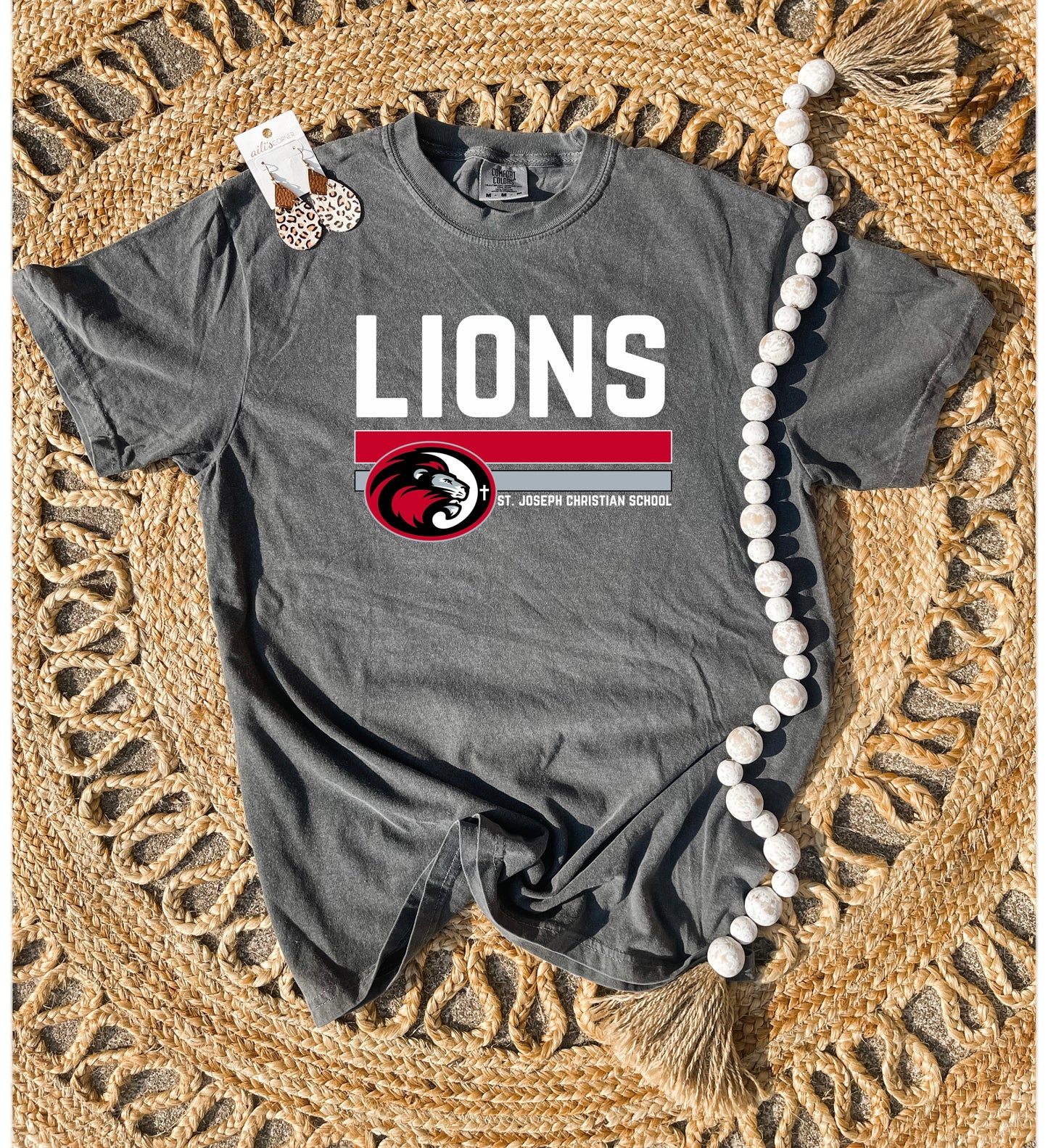 Horizontal Lions Pepper Tee